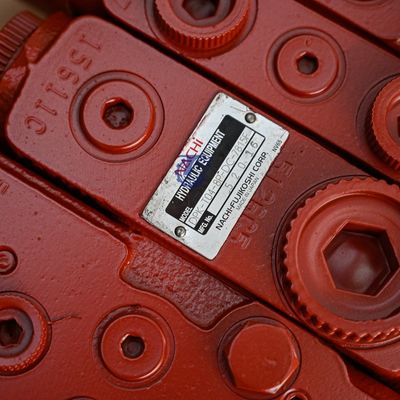 히타치 EX55 ZAX60 코벨코 SK60 발굴기용 나치 제어 밸브 DPK-T04-8P-DC-7815F